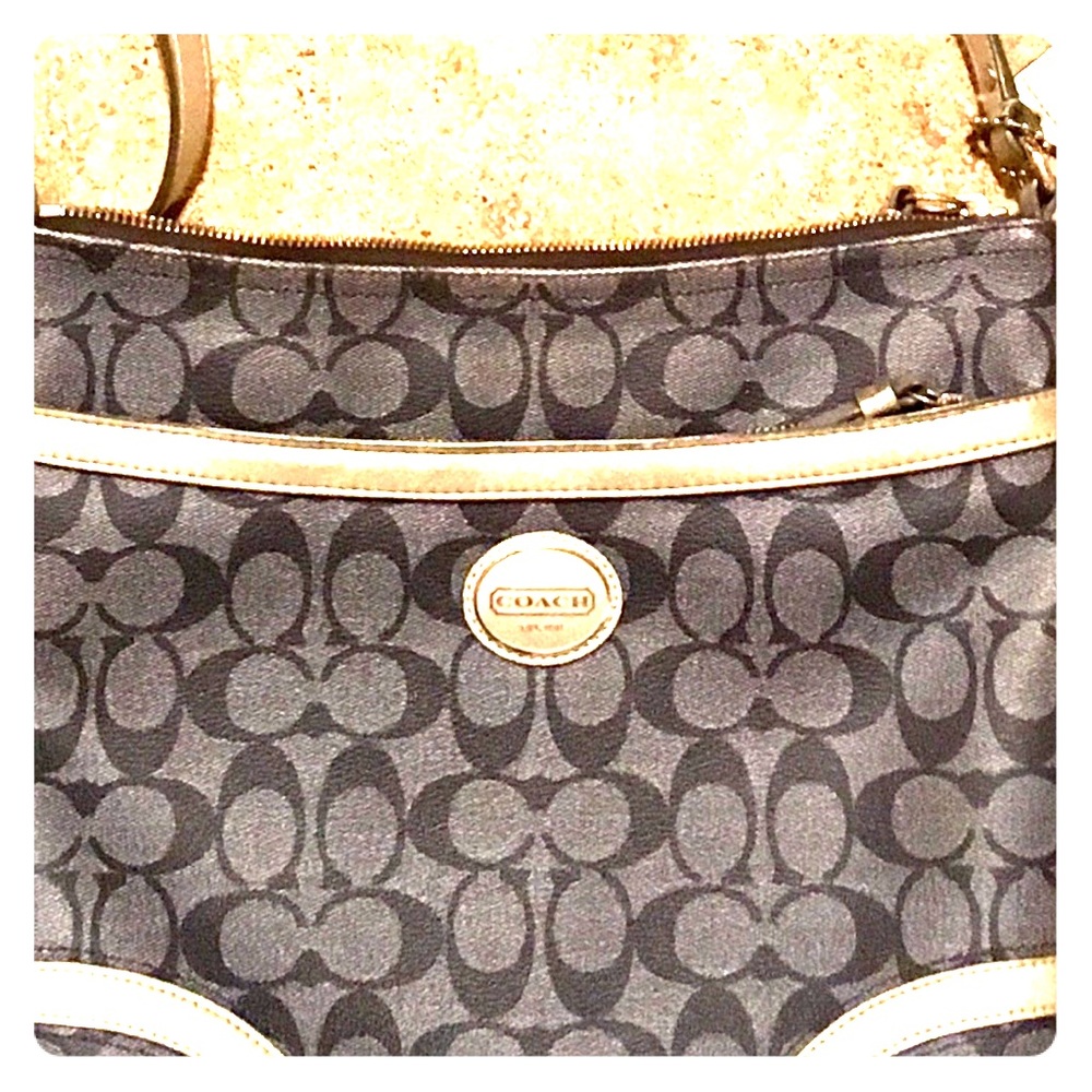 Authentic coach purse. Navy and silver.